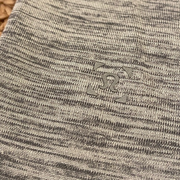 Metal Vent Tech Small Men’s Lululemon Performance Active Top Shirt S Grey - Picture 5 of 6